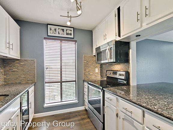 5th image of 16451 Saratoga St #306W