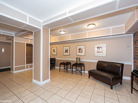 2nd image of 2336 N Commonwealth Ave APT 401