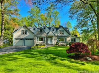 315 Meetinghouse Ln, Orange, CT 06477