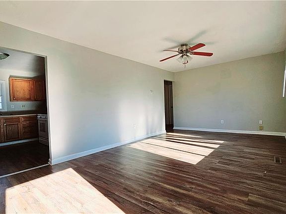 2nd image of 604 Circle Dr