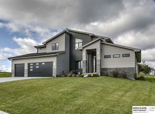 3910 George #B, Elkhorn, NE 68022