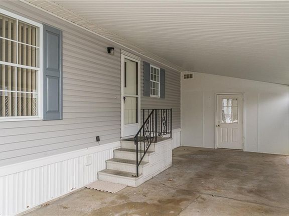 3rd image of 28 Creekside Trl #28