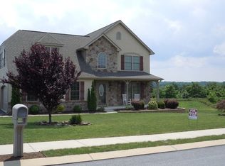 155 Riviera Dr, Mount Wolf, PA 17347