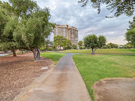 5th image of 3111 Bel Air Dr Unit 202