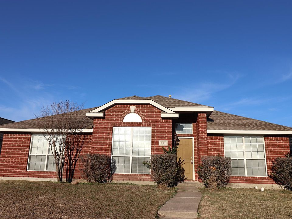 1st image of 1901 Crawford Dr