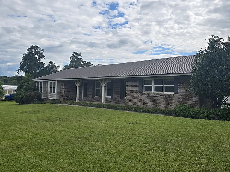 2100 Saddlewood Trl — Photo 1
