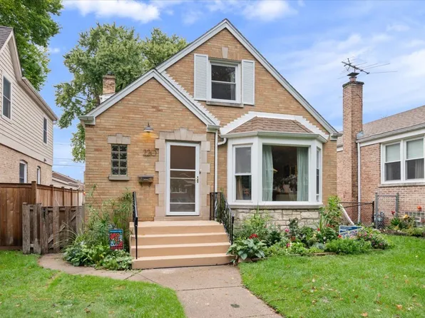 220 Richmond St, Evanston, IL 60202