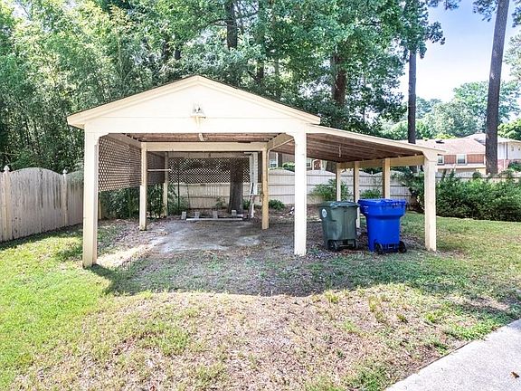 4th image of 23 White Oak Dr