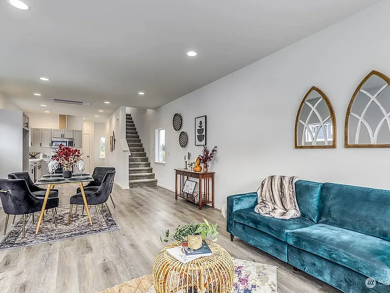 1042 NW Dragonstone St — Photo 24