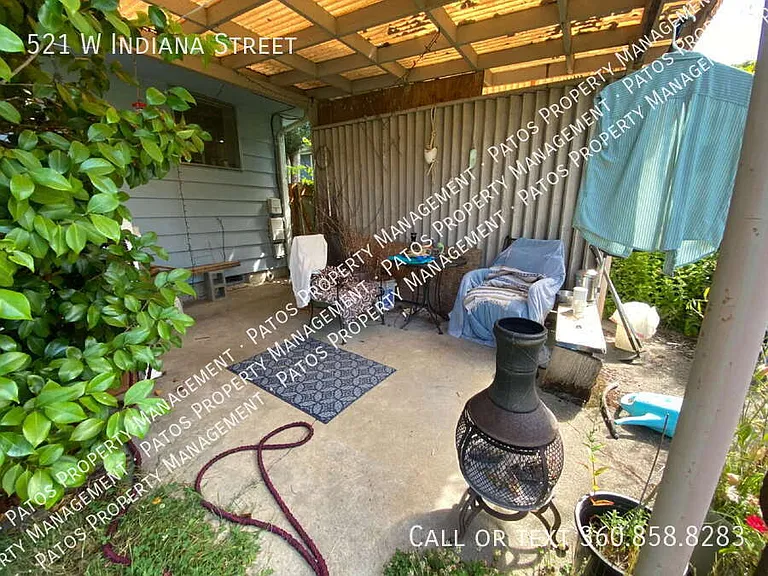 521 W Indiana St — Photo 3