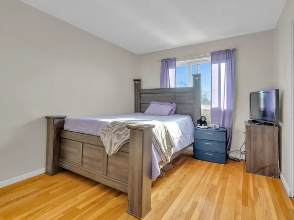 800 Hyde Park Ave APT 36, Hyde Park, MA 02136