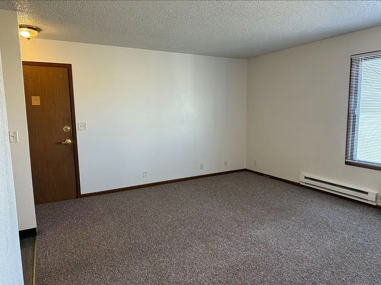 1216 S G Ave — Photo 7