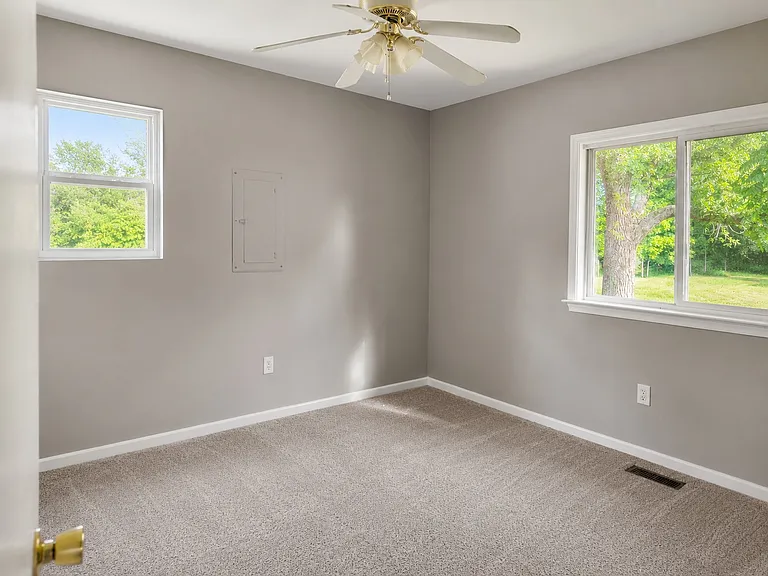 235 Quarry Rd — Photo 12