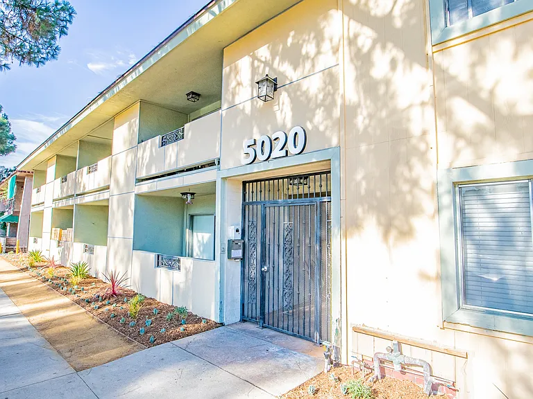 Tujunga Apartments — Photo 2