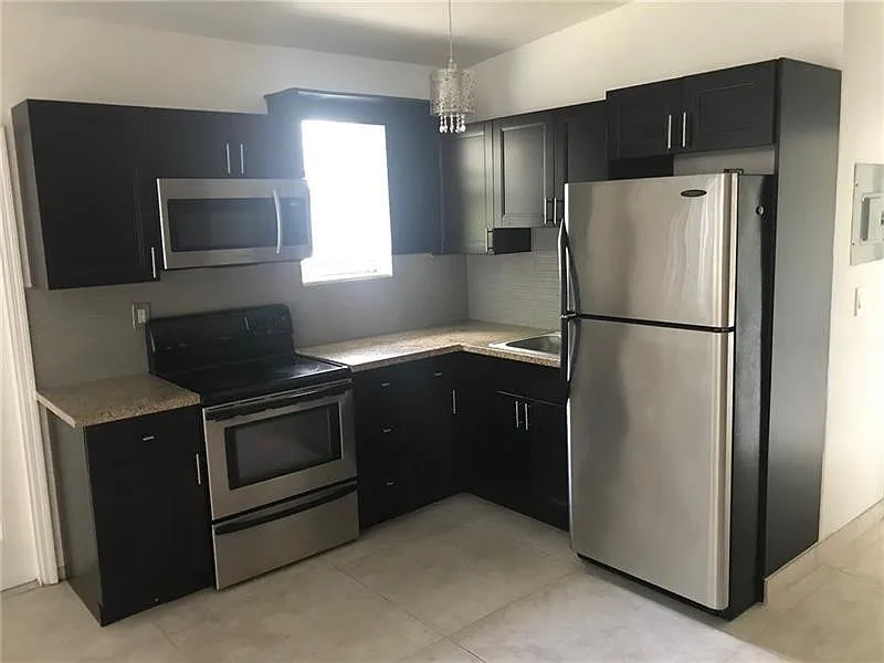 1 bed, 1.0 bath, 703 sqft, $1,600 — Photo 3