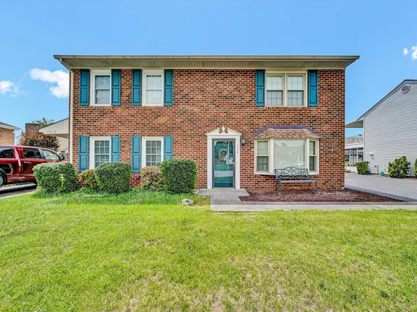 1308 Parkdale Manor Dr, Salem, VA 24153