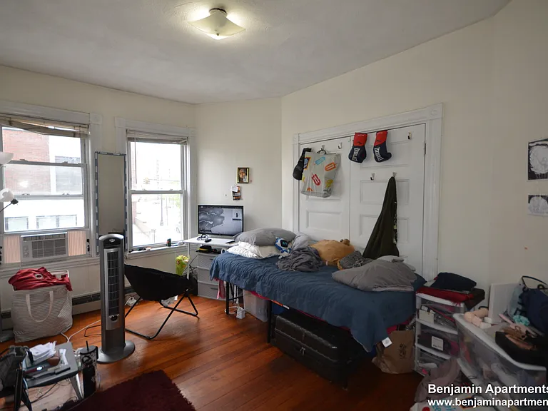 77 Walnut St #2 — Photo 8