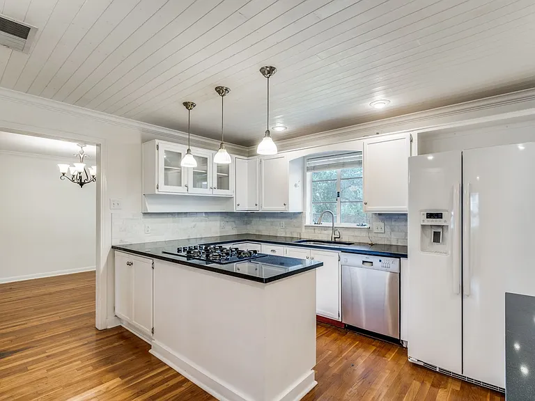 100 Seford Dr — Photo 7