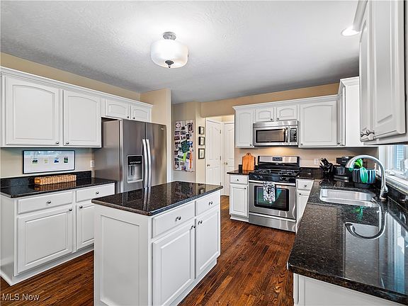 4th image of 36021 Haverford Pl