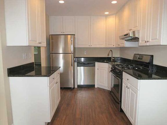 4th image of 196 Sterling Pl #196