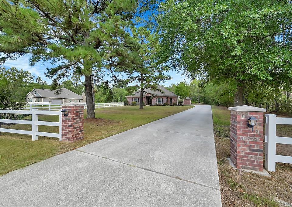 1st image of 15584 Guinevere Ln