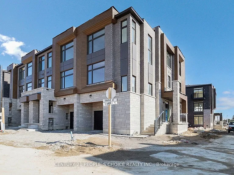 37 Drainie St — Photo 1