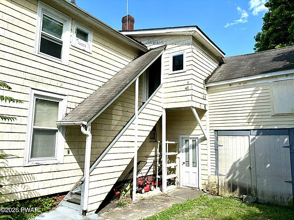3rd image of 302 Avenue I #2L