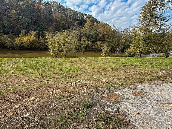 4th image of 2699 Elk River Rd