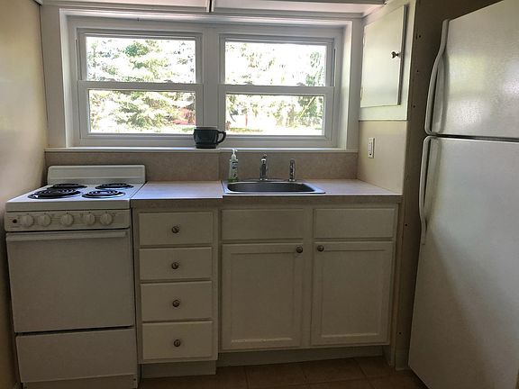 3rd image of 5867 Maplegrove Ave NE