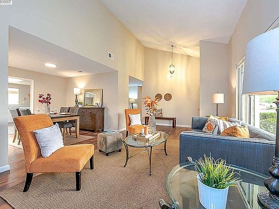 4th image of 4303 Othello Dr