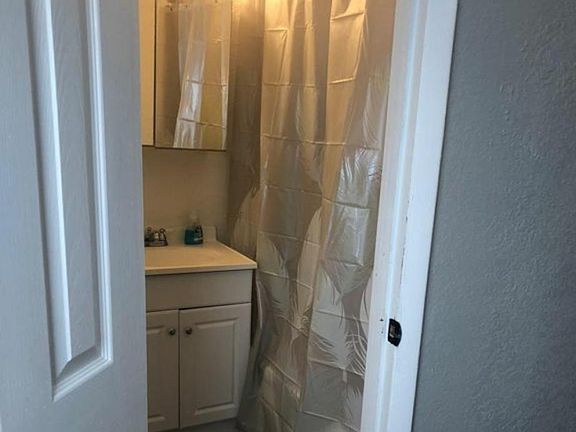 3rd image of 124 Carlton Ave APT 1