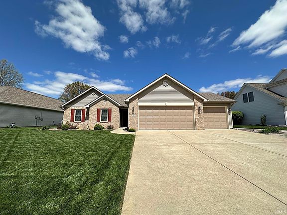 2nd image of 1910 Canyon Creek Dr