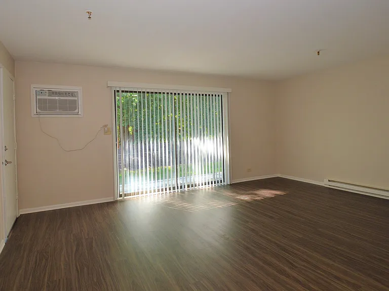 Renovated Apartment With In-Unit Washer-Dryer & Garage Parking! — Photo 26