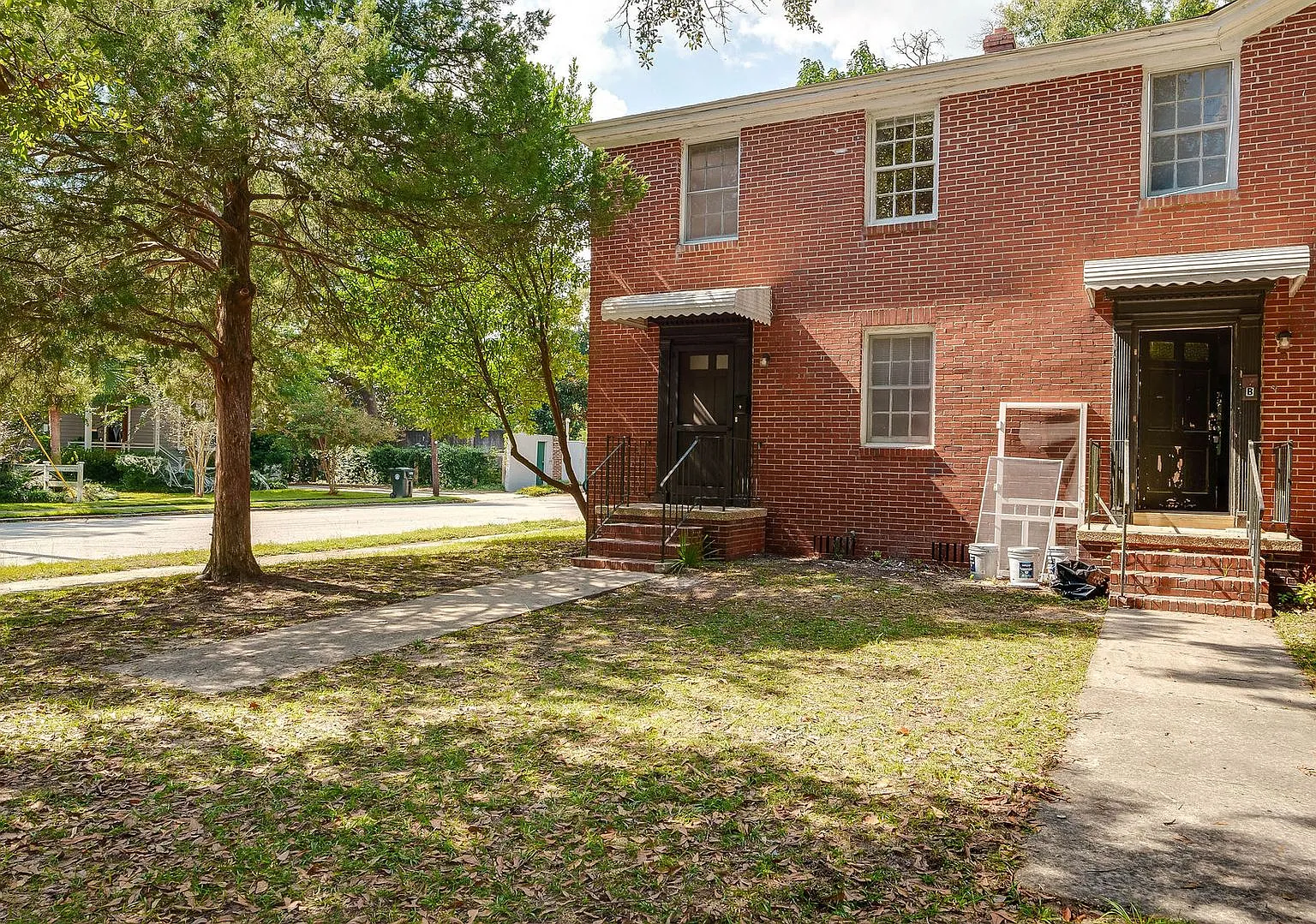 3 Bedroom 1.5 Bath Townhouse in Wagener Terrace - Charleston Peninsula — Photo 1