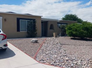 3704 Oakmount Dr SE, Rio Rancho, NM 87124
