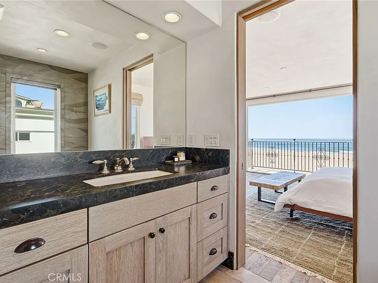 3715 Seashore Dr — Photo 15