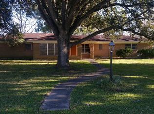 607 Hare St, Edna, TX 77957
