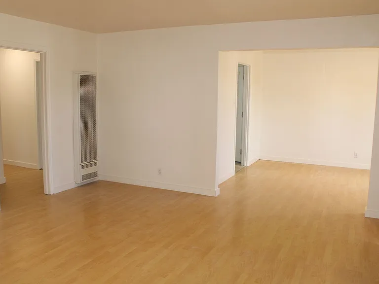 17 Lorraine Ave — Photo 3