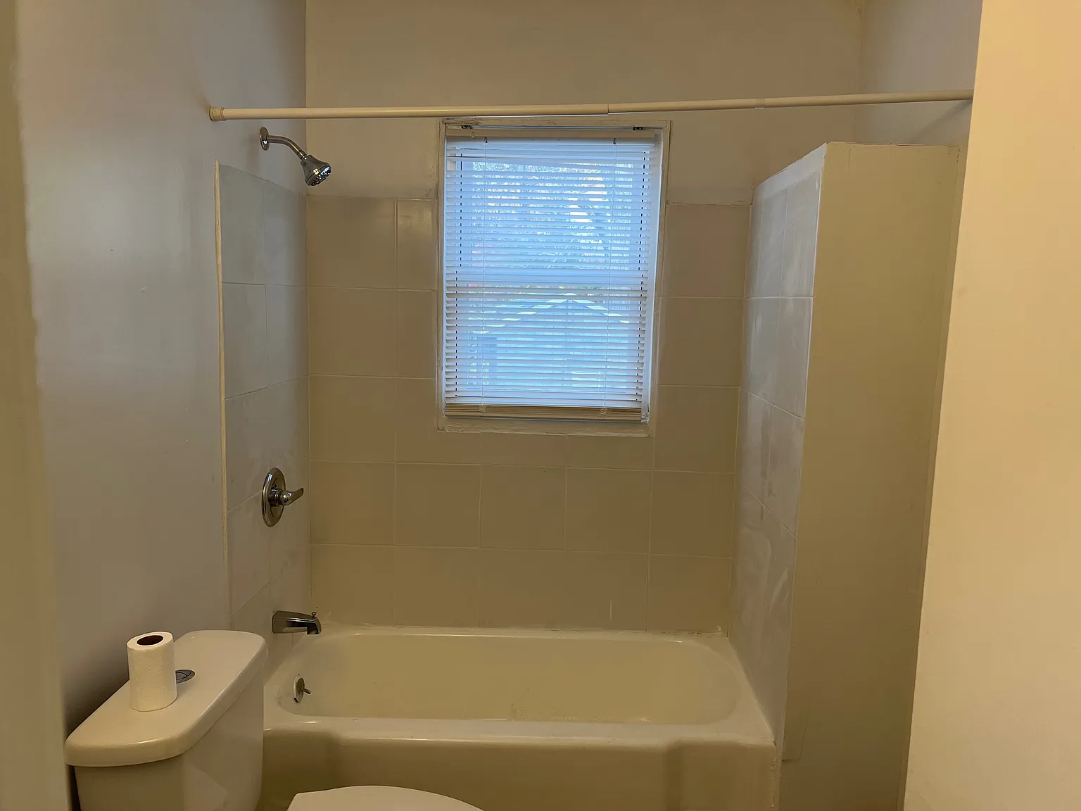 65 Drake Street - 2 — Photo 4