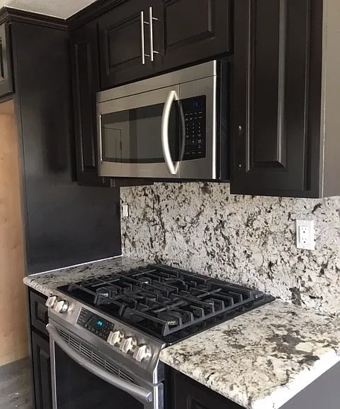 970 W 19th St — Photo 9