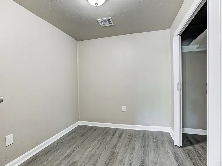 1919 NW 11th St #4D — Photo 21