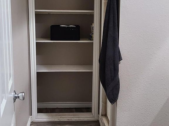5th image of 703 Darby Blvd #102