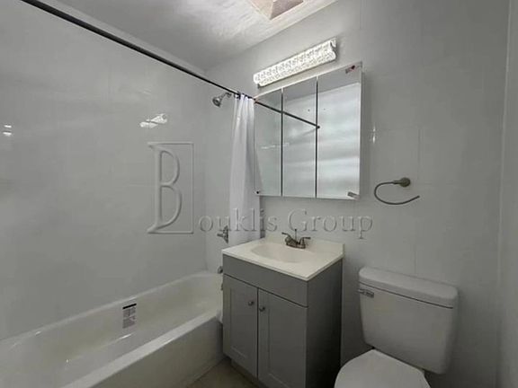 5th image of 5919 174th St Floor 2