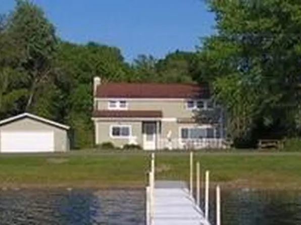 62399 41st St, Paw Paw, MI 49079
