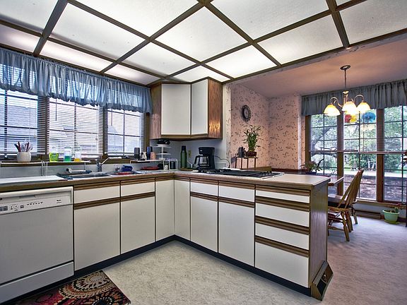 2nd image of 306 Park West Dr
