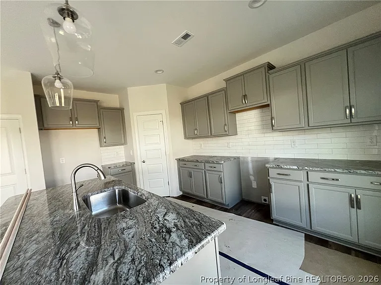 229 Brickendon Ln #324 — Photo 5
