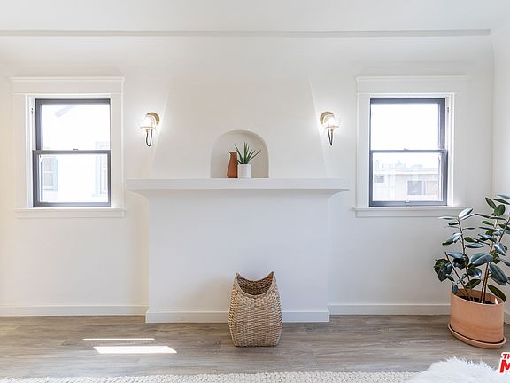 2nd image of 2237 W Avenue 33