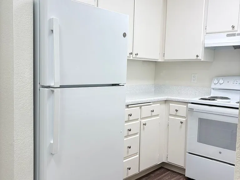 One park Apartments — Photo 13