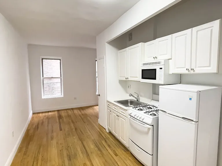 174 Spring St #9 — Photo 5