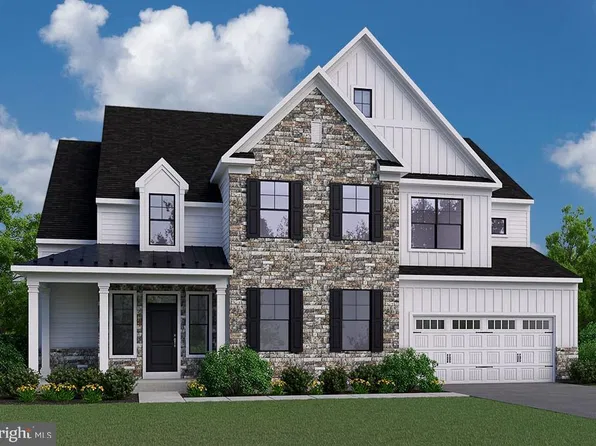 5990 Woodcrest Dr, Coopersburg, PA 18036